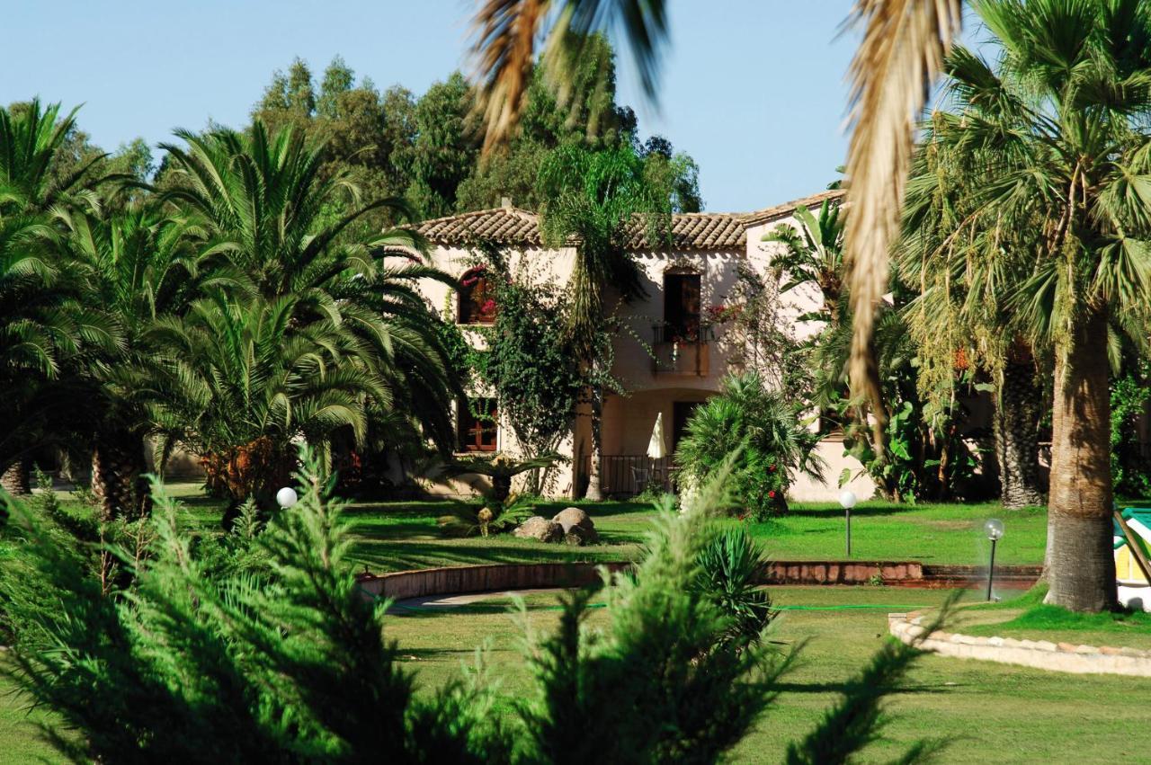 Baia Delle Palme Beach Santa Margherita di Pula Ngoại thất bức ảnh